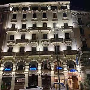 Mokinba King Otel